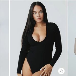 Klassy Network deep v bramisuit